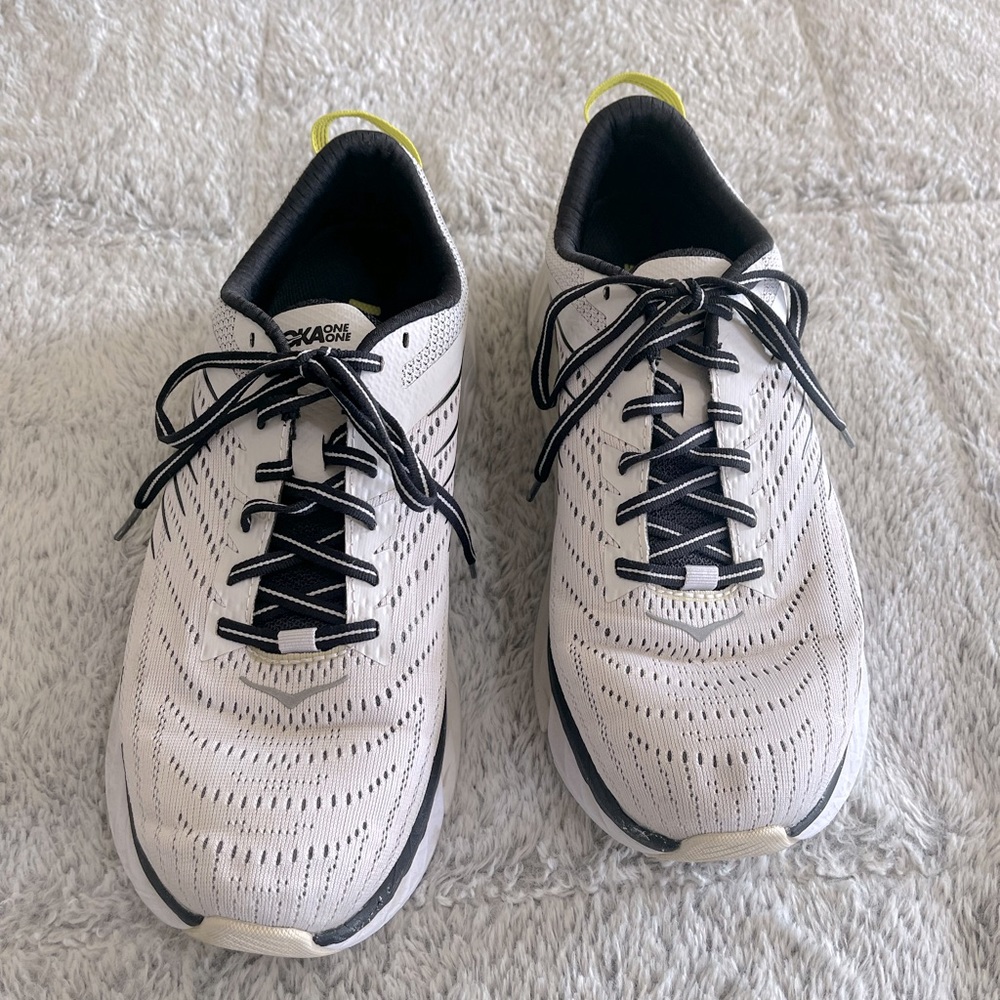 Hoka One One Arahi 4